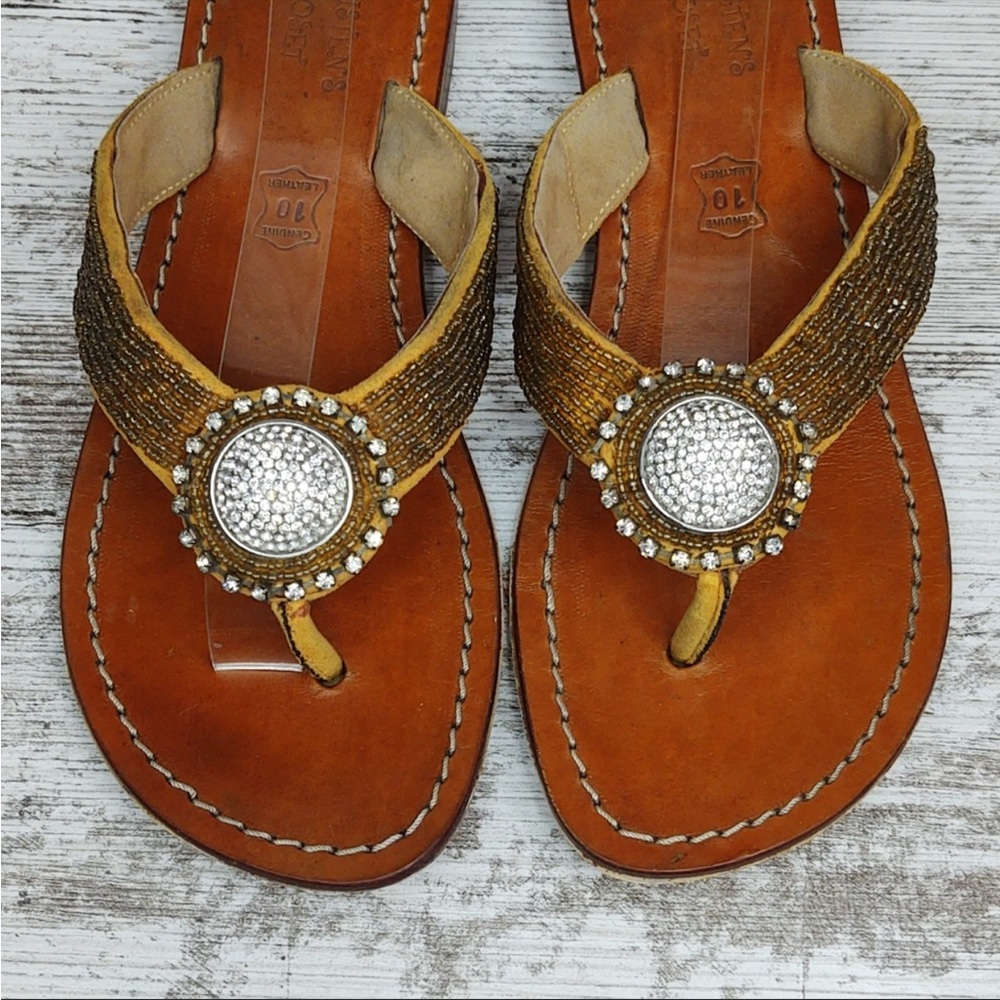 Kristen’s Kloset flip flops Size 10